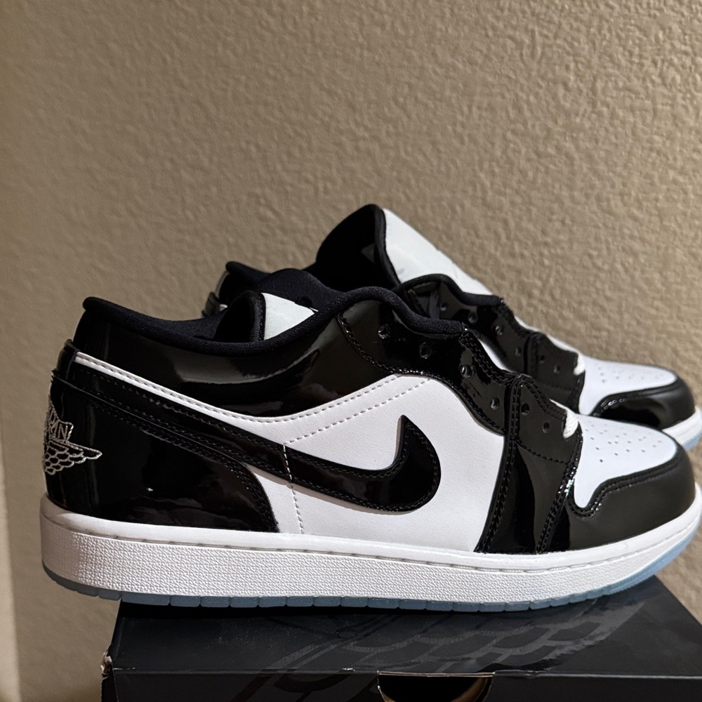 Jordan Air 1 Low SE White and Black Sneakers